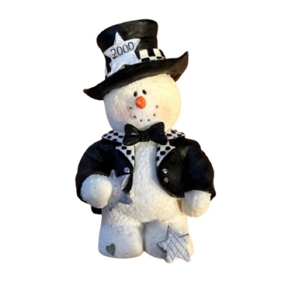Snowonders by Sara's Attic "Celebrate" figure